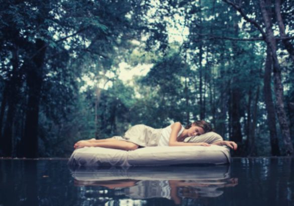 Slaapmeditatie om stress en spanning los te laten en ontspannen in slaap te vallen
