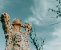 Holistische betekenis van een keelontsteking: dit wil je lichaam je vertellen