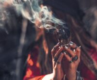 Energetisch reinigen: zo zet je de magische Yule-periode in om oude ballast te zuiveren