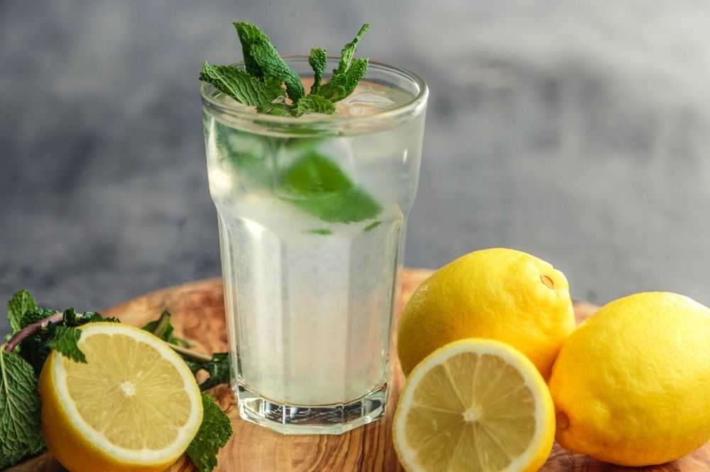 Hoe een glas citroenwater kan helpen om chronische ontstekingen te verdrijven