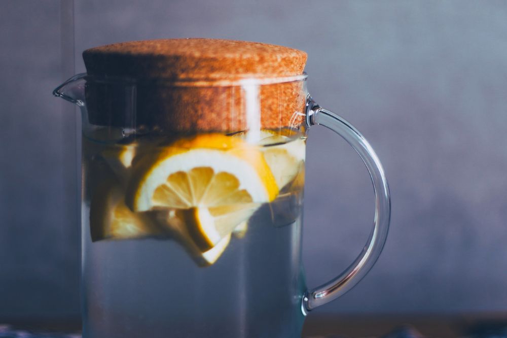 Hoe een glas citroenwater kan helpen om chronische ontstekingen te verdrijven