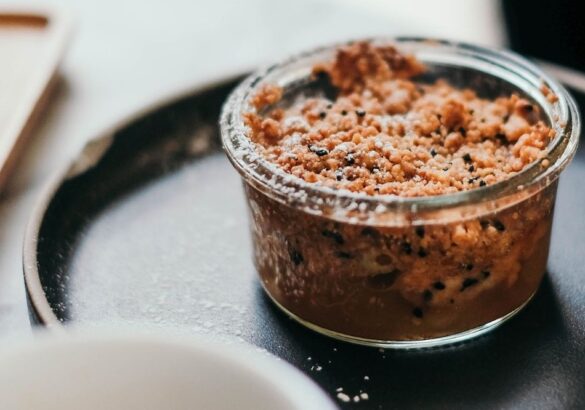 Warme appelcrumble: voor bij een kop thee na een boswandeling in de herfst