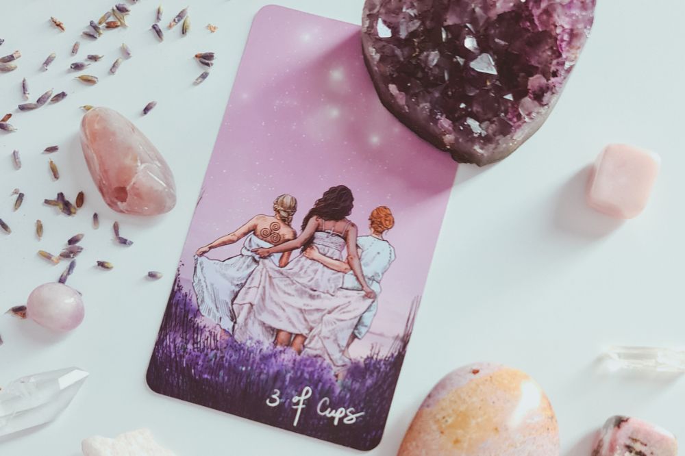 Astrologie: welke tarotkaart hoort bij jouw sterrenbeeld (en vertelt veel over je levensweg)?