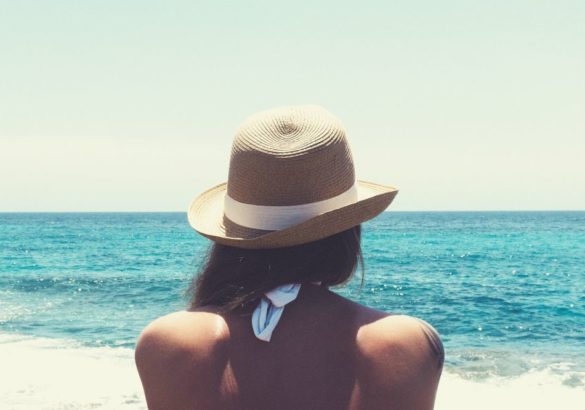 Waarom veel zonnebrandcrèmes schadelijk zijn: let hierop voordat je je insmeert