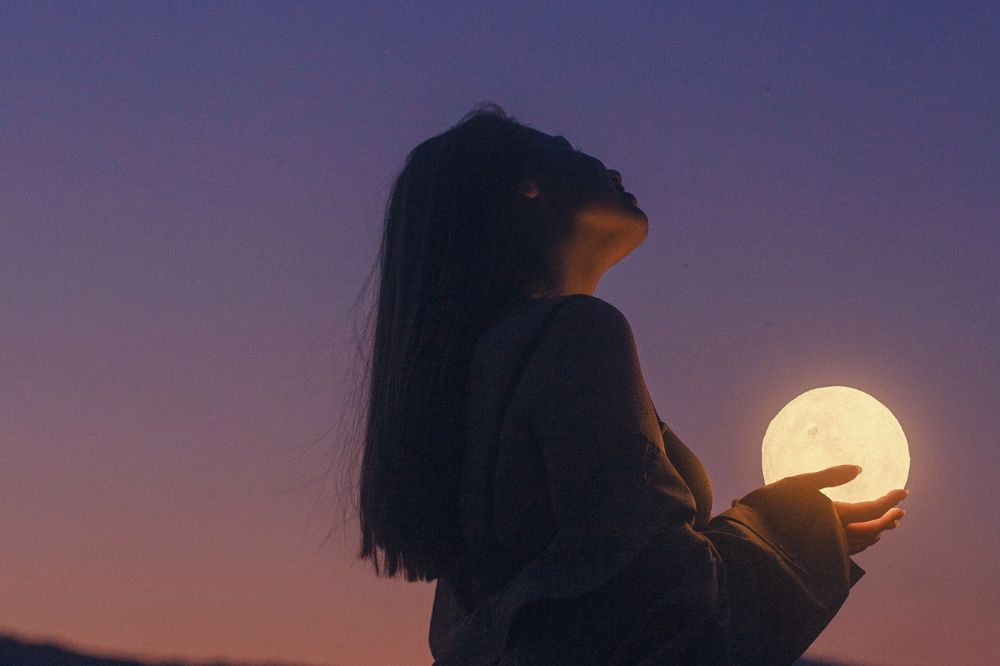 Hoe de maan je kan helpen om je intuïtie en de connectie met je ziel te versterken