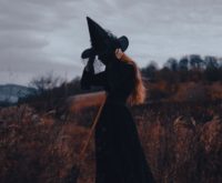 Heks Lunadea vertelt: dit is de magie van bijgeloof