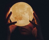 Spirituele betekenis van alle volle manen in 2024: zo beïnvloedt elke volle maan jou