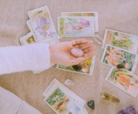 Tarotlegging mei 2026: wat is belangrijk voor jou deze maand?