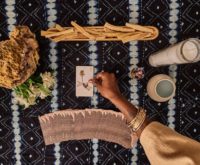 Spirituele jaarlegging van 2026: dit gaat het nieuwe jaar jou brengen volgens tarot