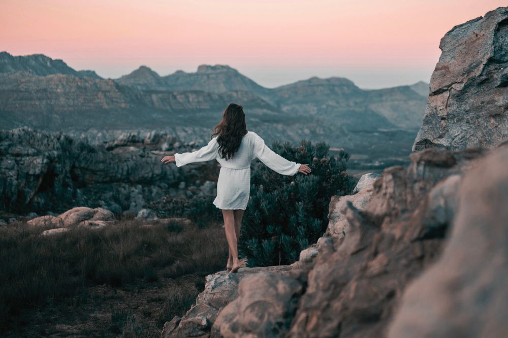 De spirituele betekenis van je bekken: intuïtie, chakra’s en sensualiteit