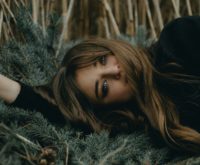 Luisteren naar de signalen van je lichaam: zo belangrijk is het en zo doe je het