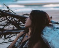 Nooit alleen: je wordt gedragen, zelfs als je je alleen voelt