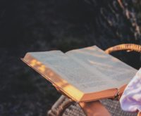 Geef mij een woord: hoe dit oude ritueel jouw innerlijke gids kan zijn