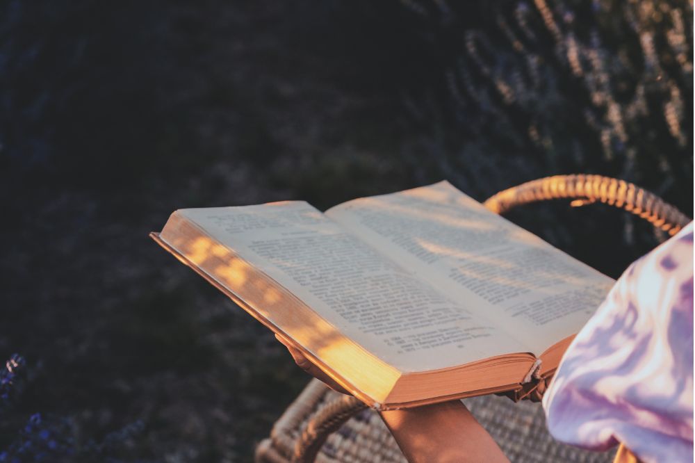 Geef mij een woord: hoe dit oude ritueel jouw innerlijke gids kan zijn