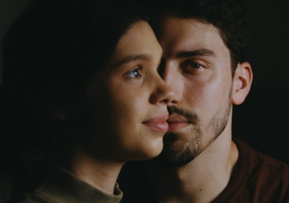 7 dynamieken uit je jeugd (of die van je partner) die invloed hebben op je huidige relatie