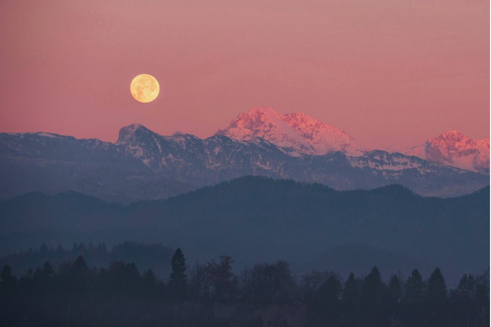 Volle maan in Weegschaal 2 april 2026: wat betekent het voor jouw sterrenbeeld?